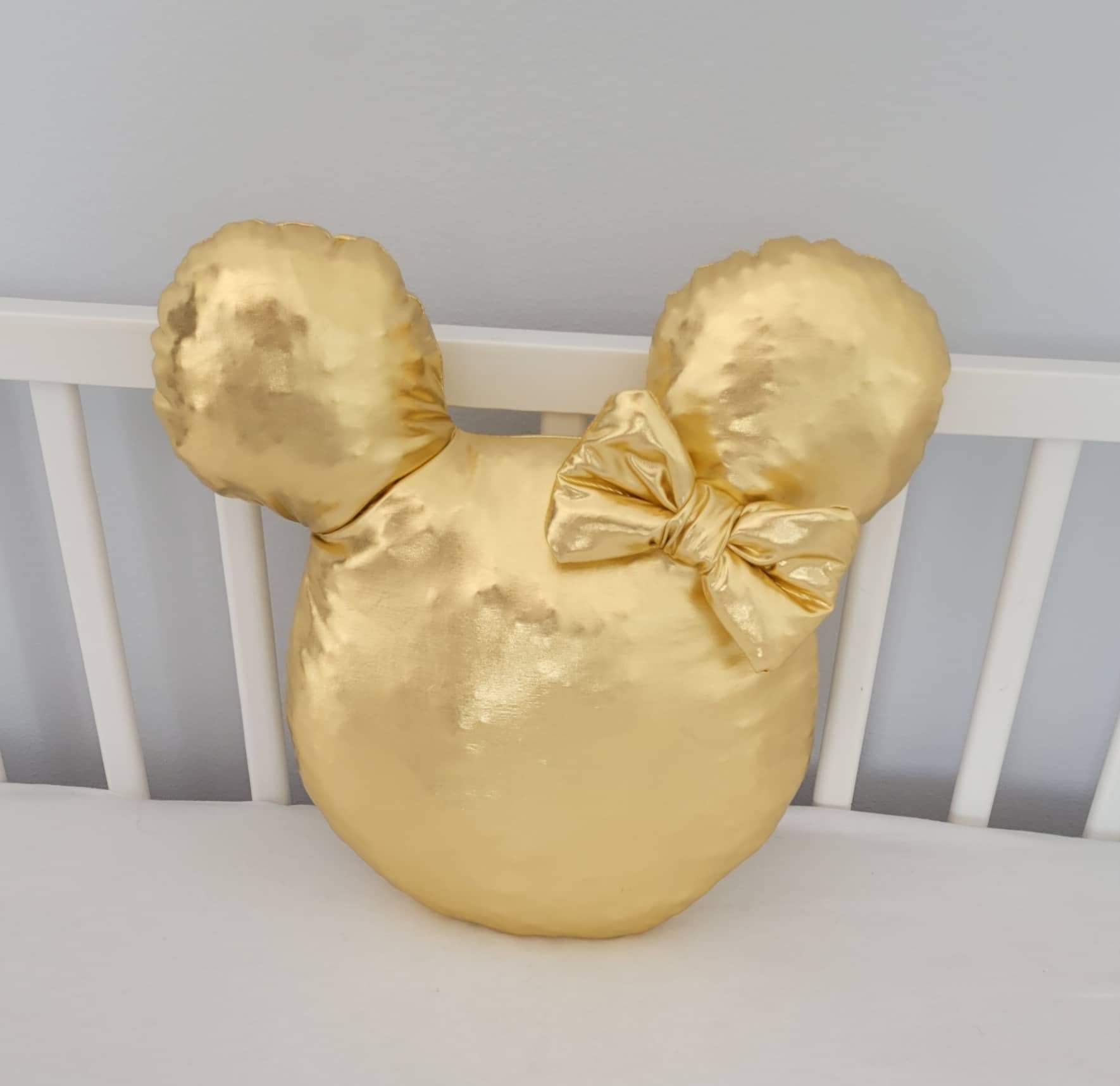 Handmade Mickey díszpárna arany