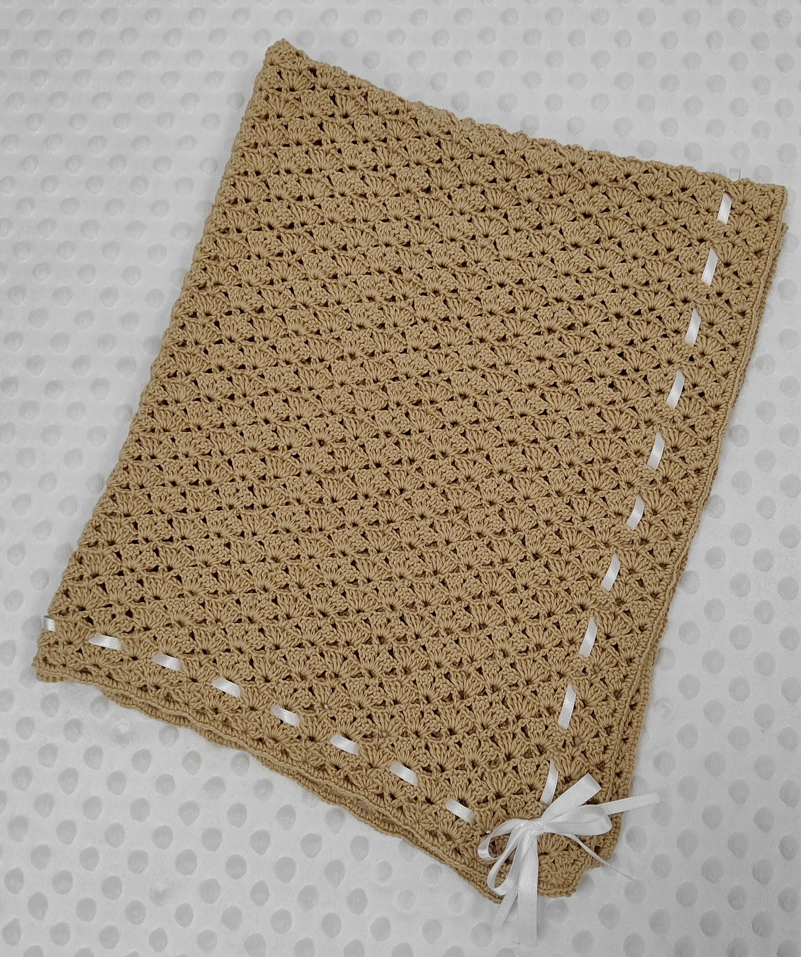 Kézzel kötött babatakaró-bézs