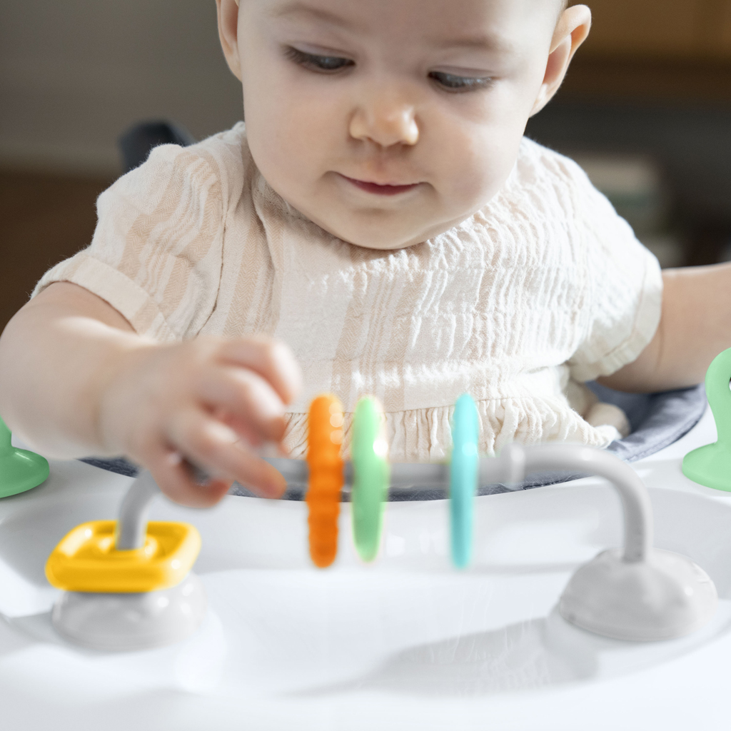 INGENUITY Smooth Strides™ járóka 6 hónapos kortól 12 kg-ig