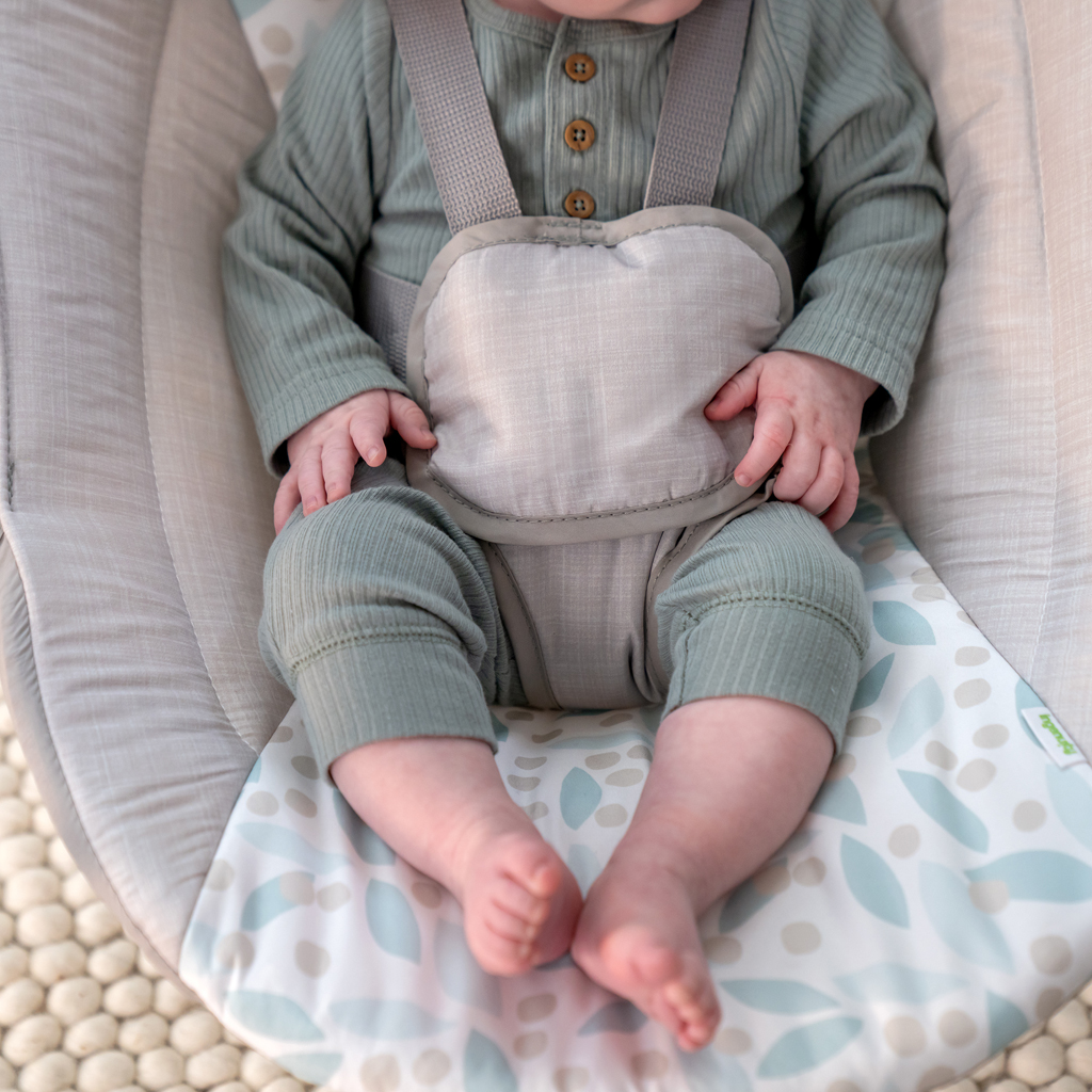 INGENUITY Endless Blooms™ 0m+, 9 kg-ig konvertibilis utazó hintaszék melódiával