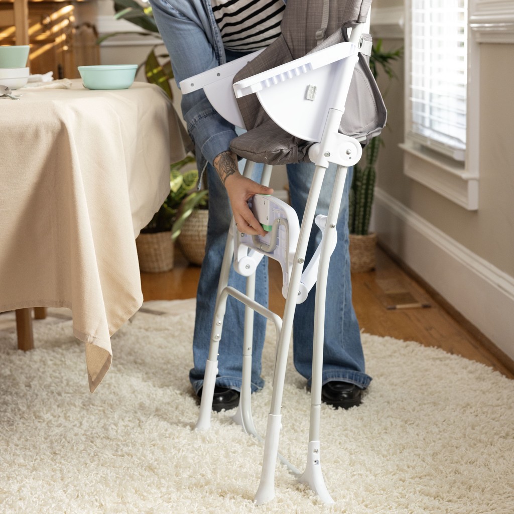 INGENUITY Összecsukható etetőszék Sun Valley™ Grey 6 hónapos kortól 15 kg-ig