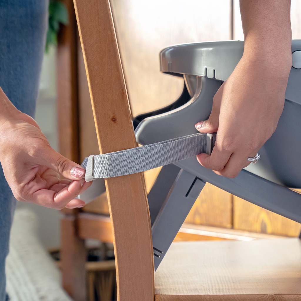 INGENUITY Deluxe 7 az 1-ben Proper Positioner™ Chambray etetőszék 0 hónapos kortól 23 kg-ig