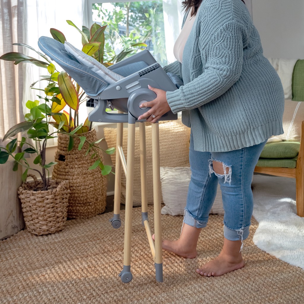 INGENUITY Deluxe 7 az 1-ben Proper Positioner™ Chambray etetőszék 0 hónapos kortól 23 kg-ig