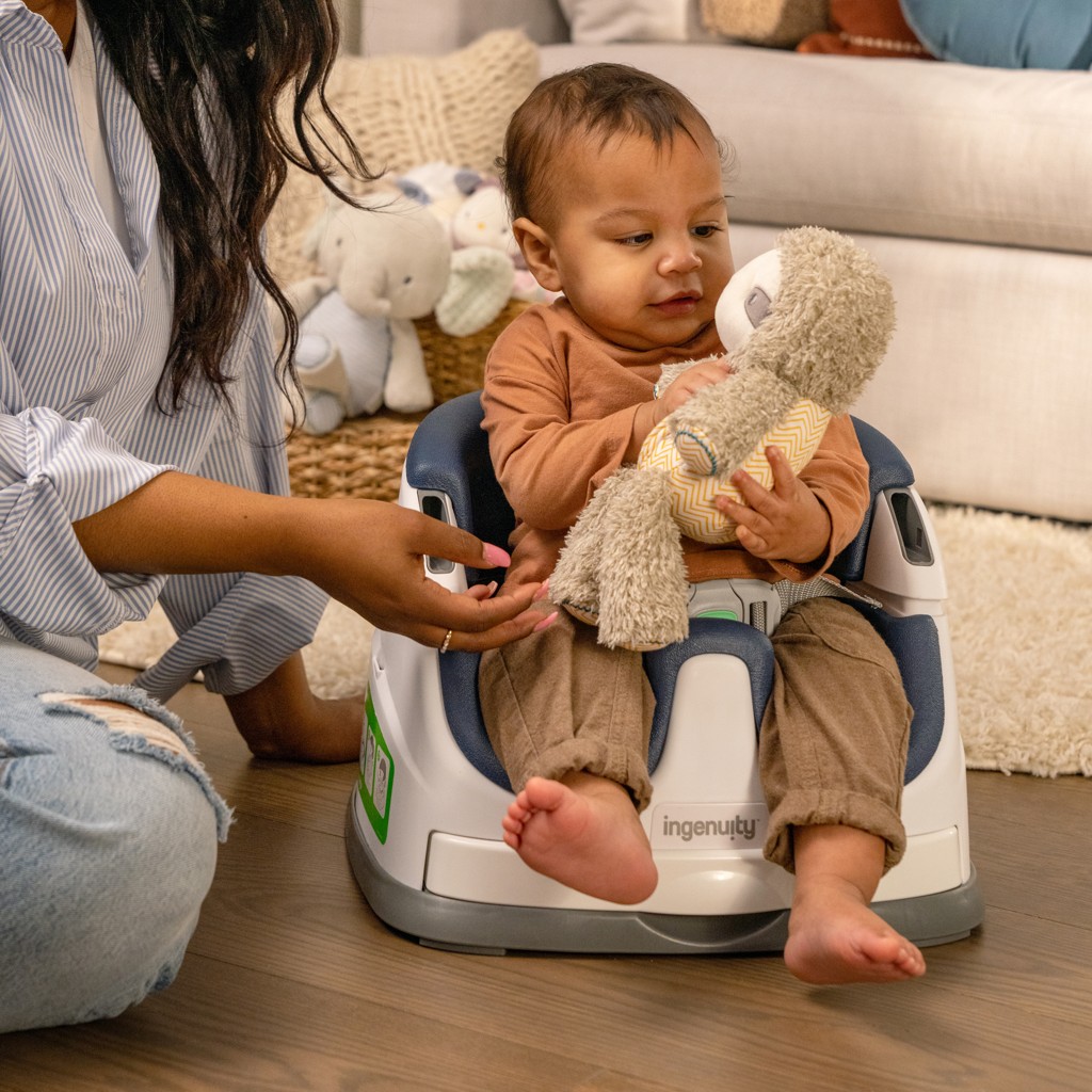 INGENUITY székmagasító 2in1 Baby Base™ Night Sky 22kg-ig