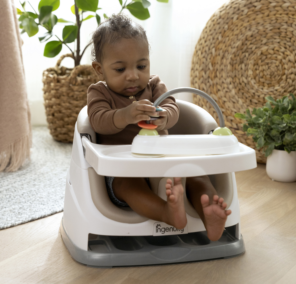 INGENUITY székmagasító 2in1 Baby Base Cashmere 22kg-ig