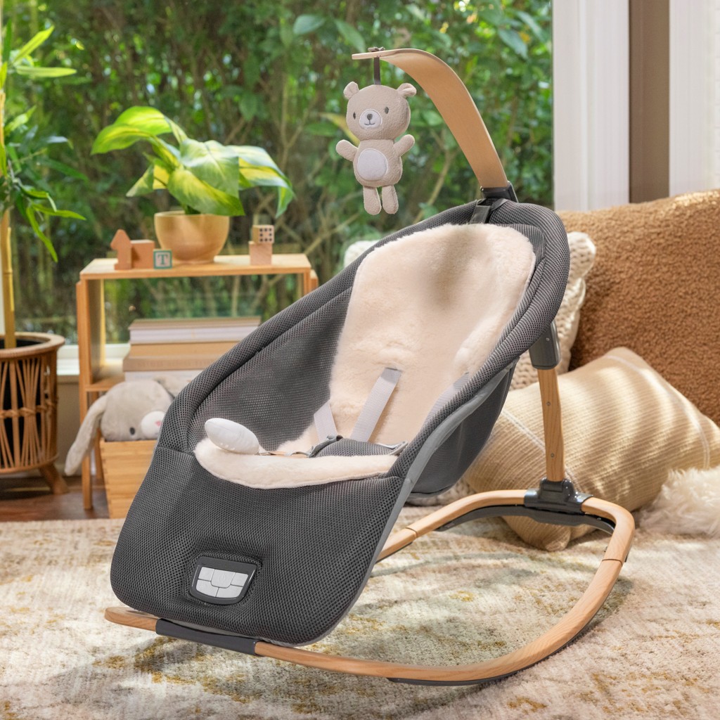 INGENUITY Rezgő hintaszék zenével Every Season™ - Wesley™ 0m+ 18 kg-ig