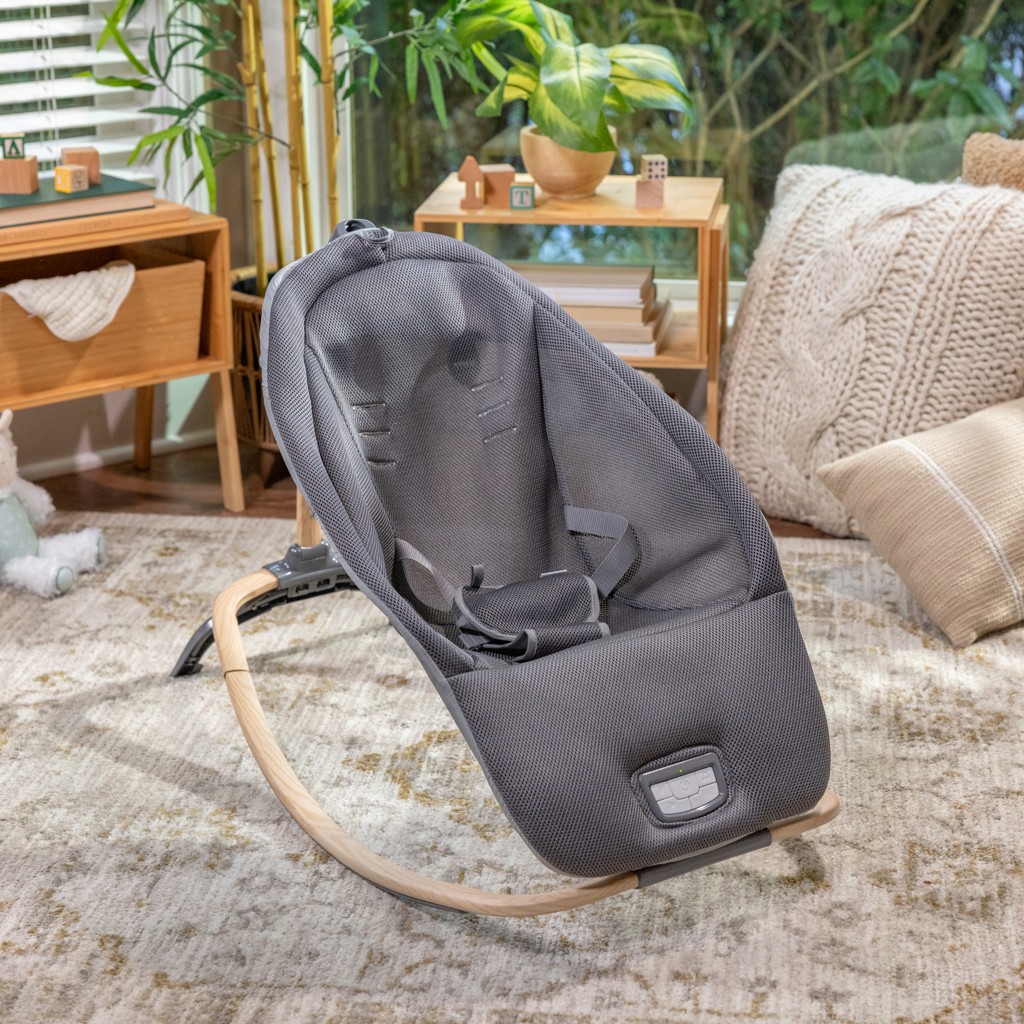 INGENUITY Rezgő hintaszék zenével Every Season™ - Wesley™ 0m+ 18 kg-ig