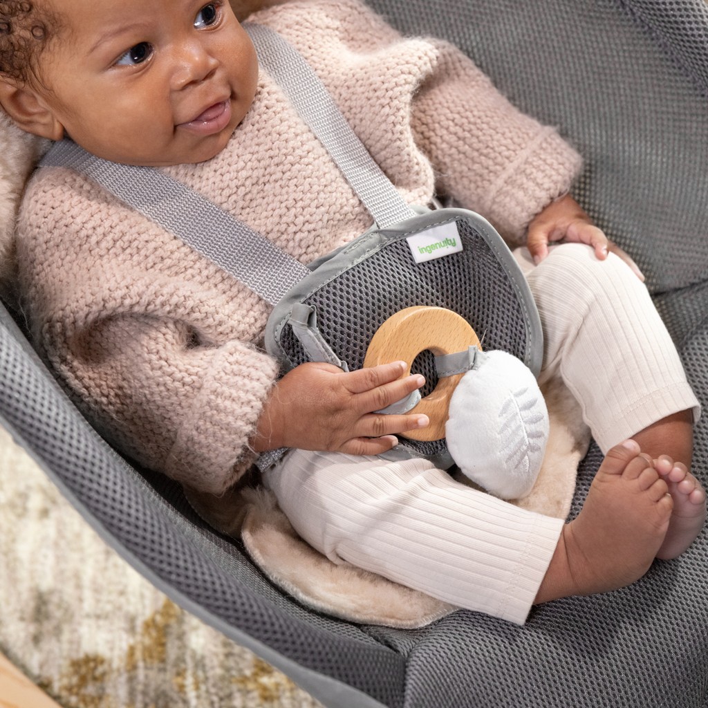INGENUITY Rezgő hintaszék zenével Every Season™ - Wesley™ 0m+ 18 kg-ig