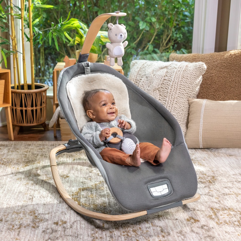 INGENUITY Rezgő hintaszék zenével Every Season™ - Wesley™ 0m+ 18 kg-ig