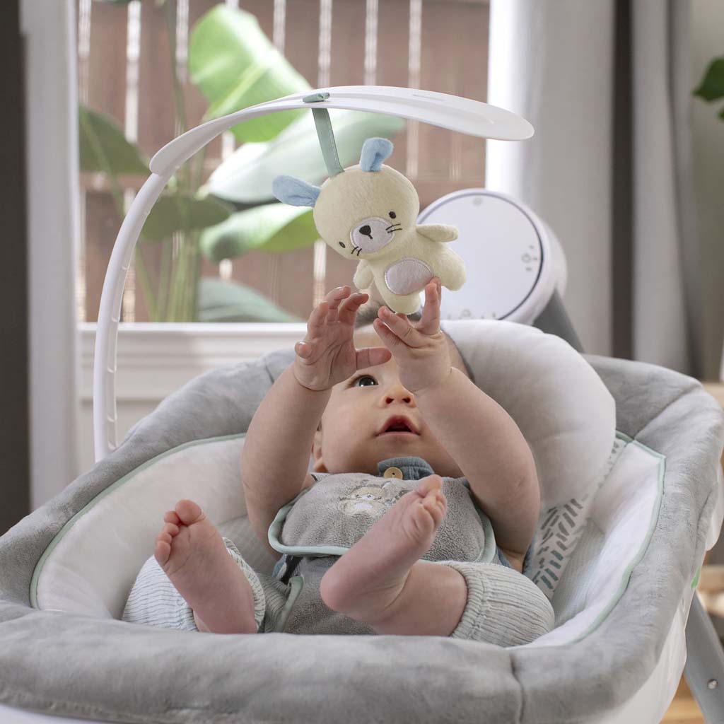 INGENUITY Rezgő hinta dallamokkal USB Dual-Direction AnyWay Sway™ Spruce™ 0+, do 9 kg-ig