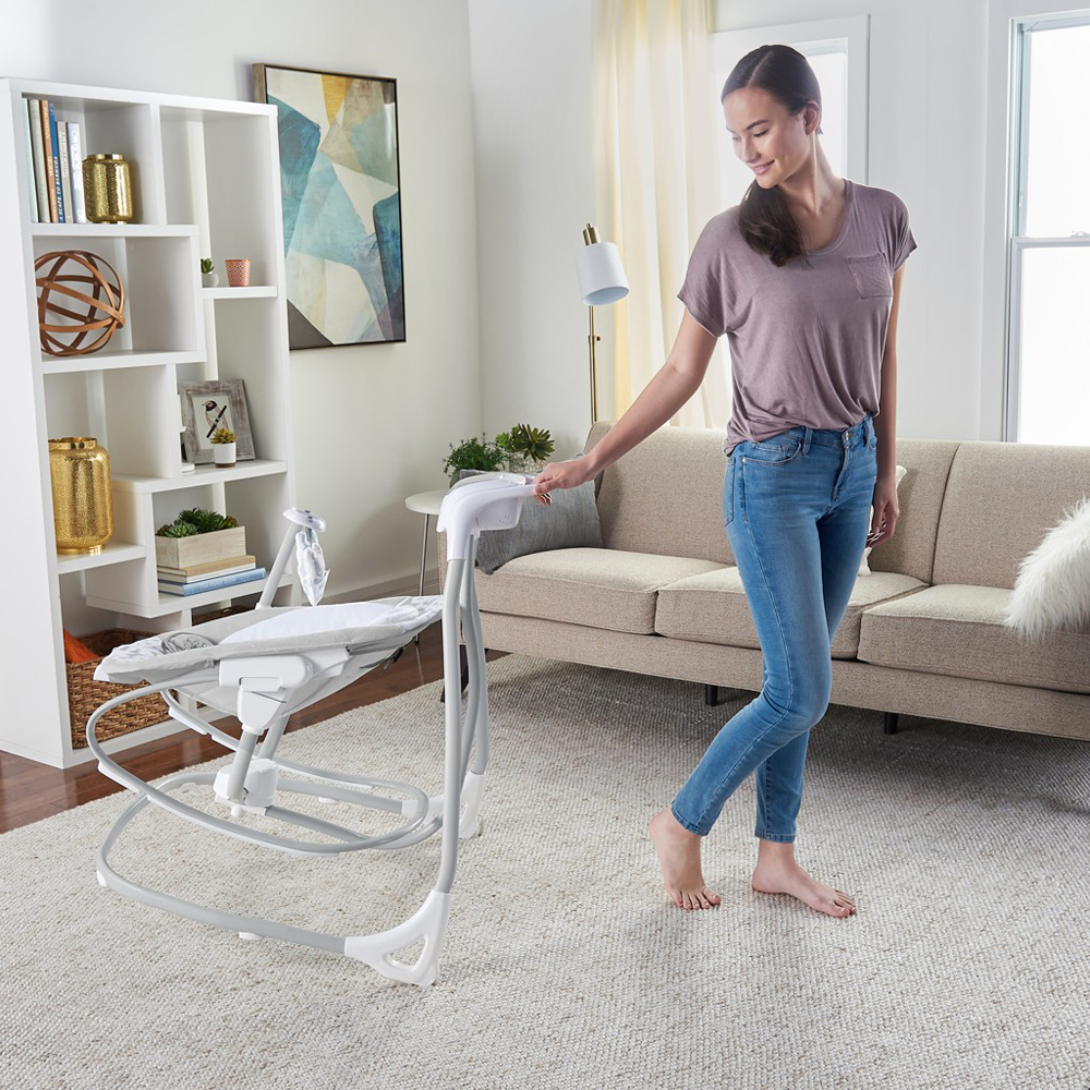 INGENUITY Nagy hinta rezgő hintaszékkel és dallamokkal USB 2in1 Raylan 0hó+, 9 kg-ig