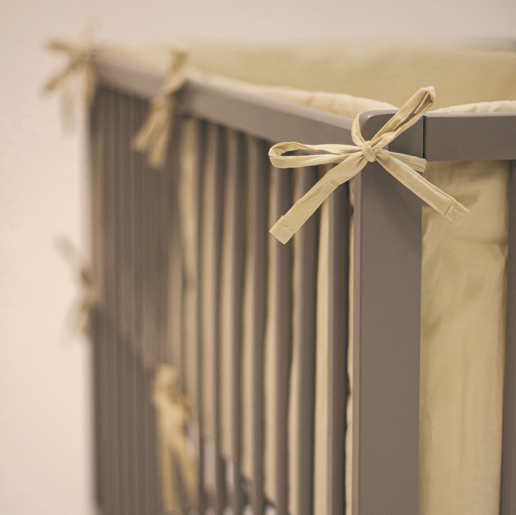 PETITE&amp;amp;amp;amp;MARS Mantinel ochranný do postieľky TILLY MAX Light Grey 360 cm