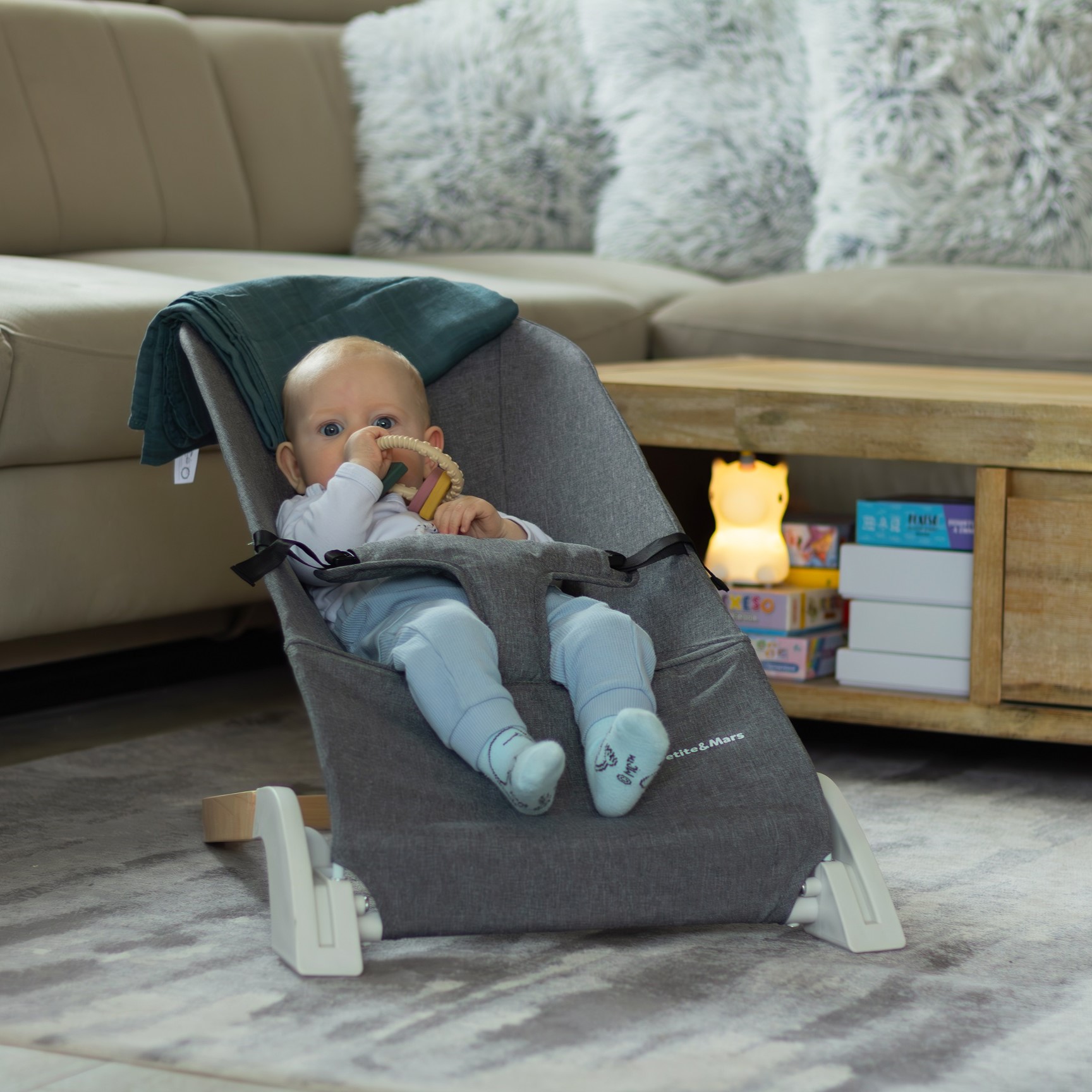 PETITE&amp;amp;amp;amp;amp;MARS Lehátko Calmy Black