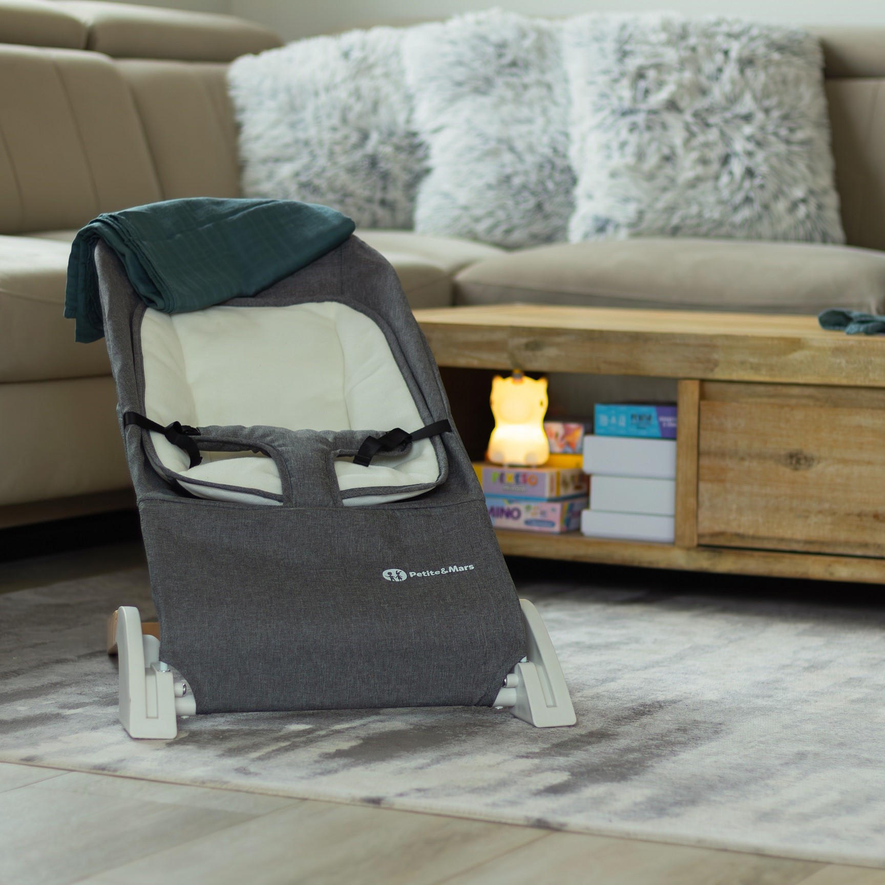 PETITE&amp;amp;amp;amp;amp;amp;amp;amp;amp;amp;amp;amp;amp;amp;MARS Lehátko Calmy Black