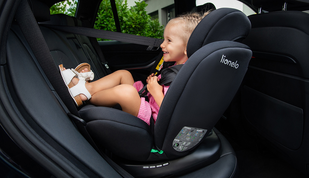 LIONELO Bastiaan i-Size autósülés (40-150 cm) Fekete Piros