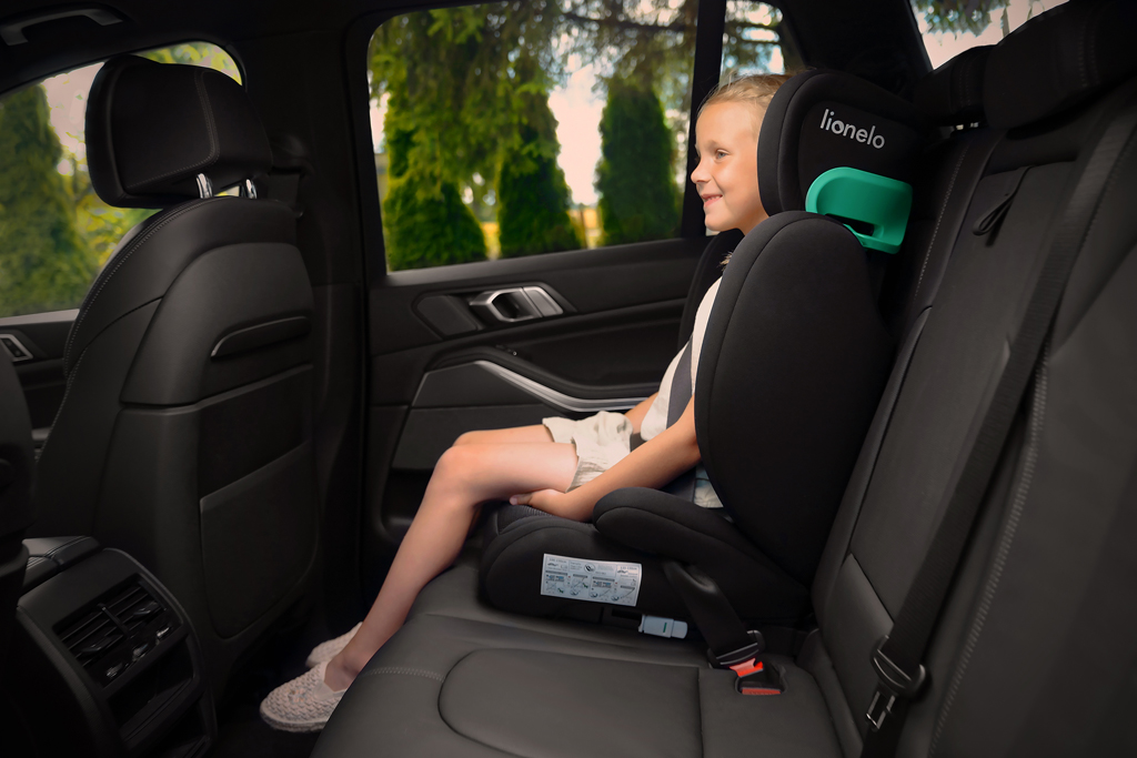 LIONELO Hugo i-Size autósülés (100-150 cm) Fekete Karbon