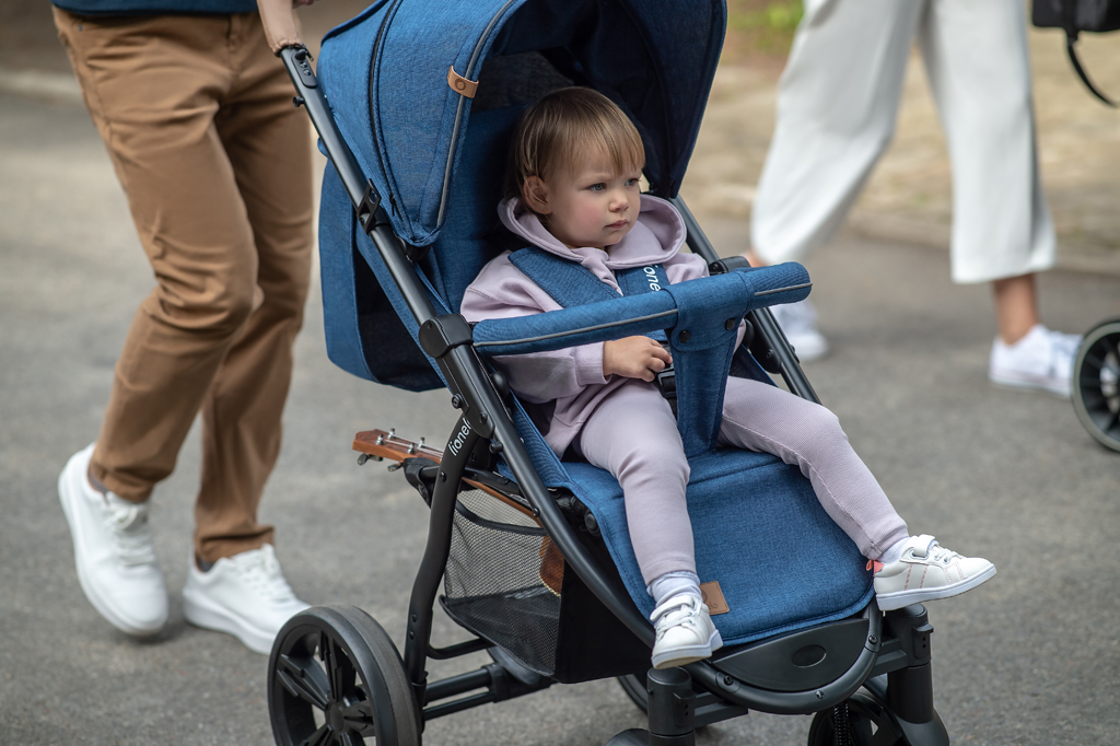LIONELO Sport babakocsi Annet Plus Green Forest