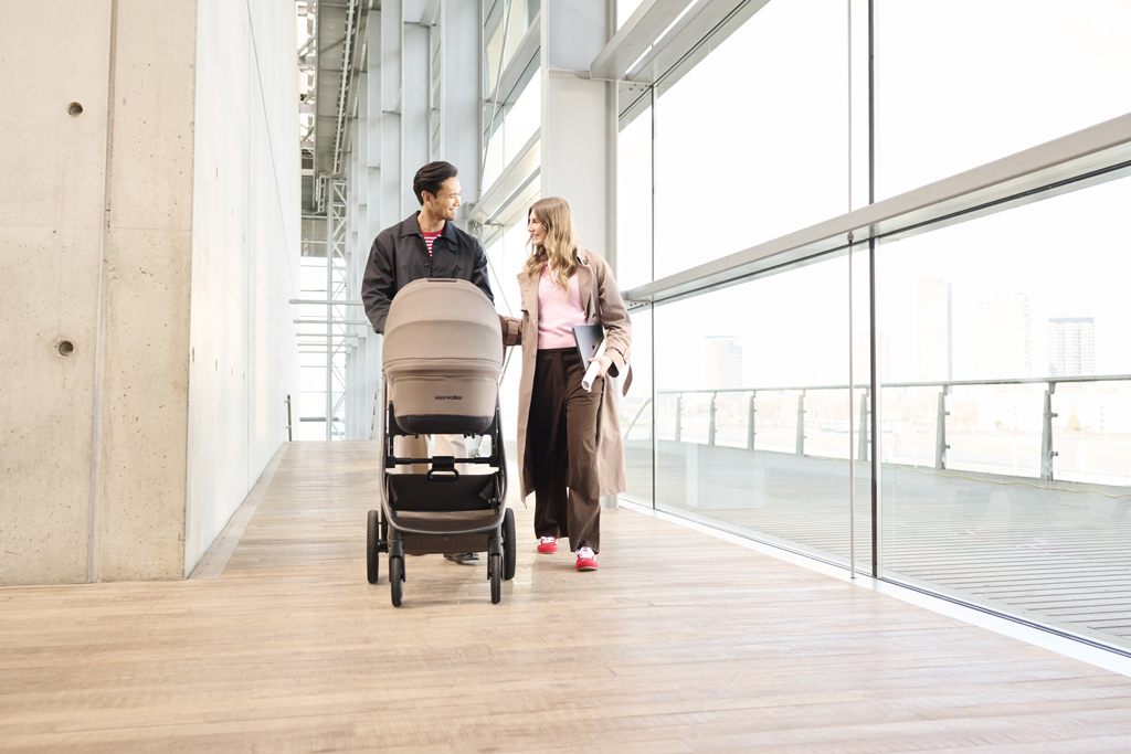 EASYWALKER Kombinált babakocsi Zoey Almond Taupe + CBX By CYBEX Aton B2 i-Size + bázis