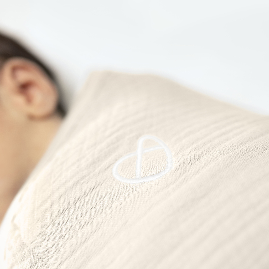 INGENUITY SwaddleMe™ muszlin pólya 1 db 0-3 hónapos kortól Cream/Cashew, 2 db