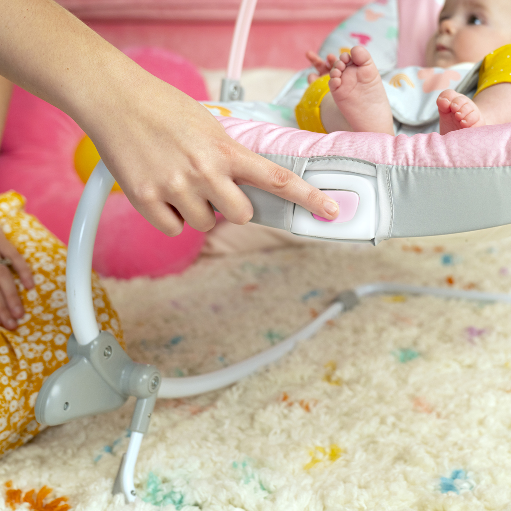 DISNEY BABY Vibráló hinta Minnie Mouse Forever Besties™ 0m+ 18 kg-ig