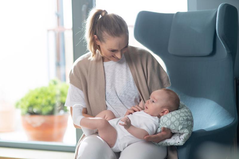 MOTHERHOOD Szoptatós párna Mint Boats