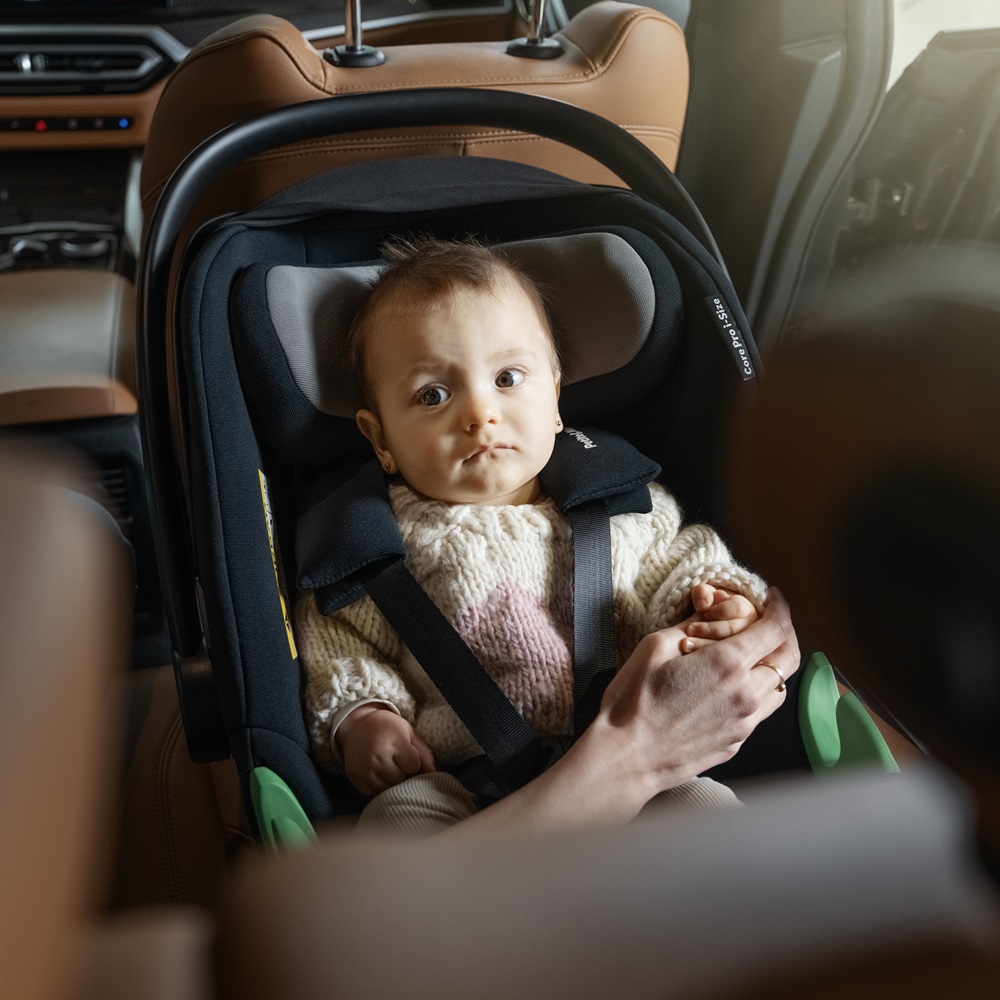 PETITE&amp;amp;amp;amp;amp;amp;MARS Core Pro i-Size autósülés Fekete Szürke 40,87cm (0-13 kg) + Bázis