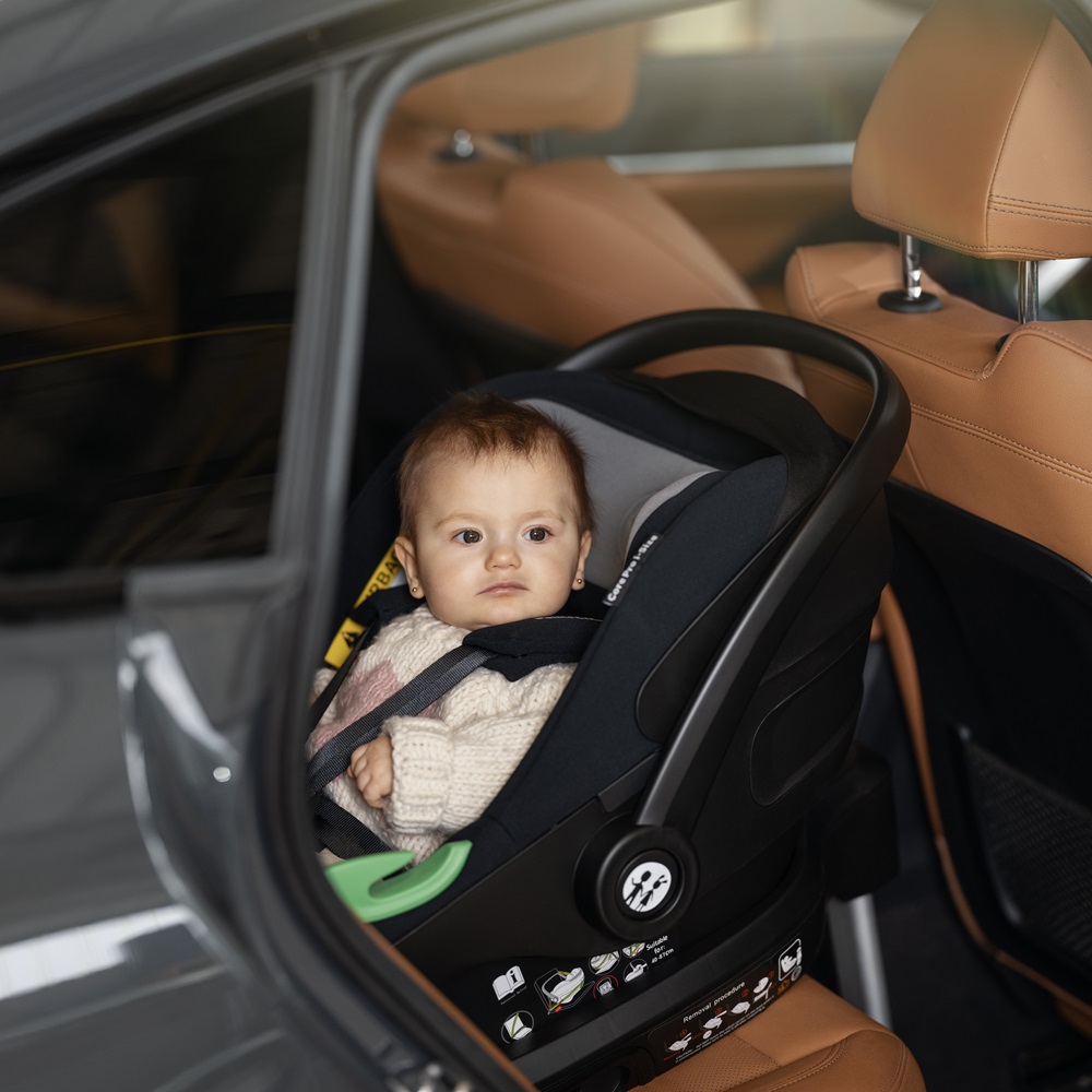 PETITE&amp;amp;amp;amp;MARS Core Pro i-Size autósülés Fekete Szürke 40,87cm (0-13 kg) + Bázis