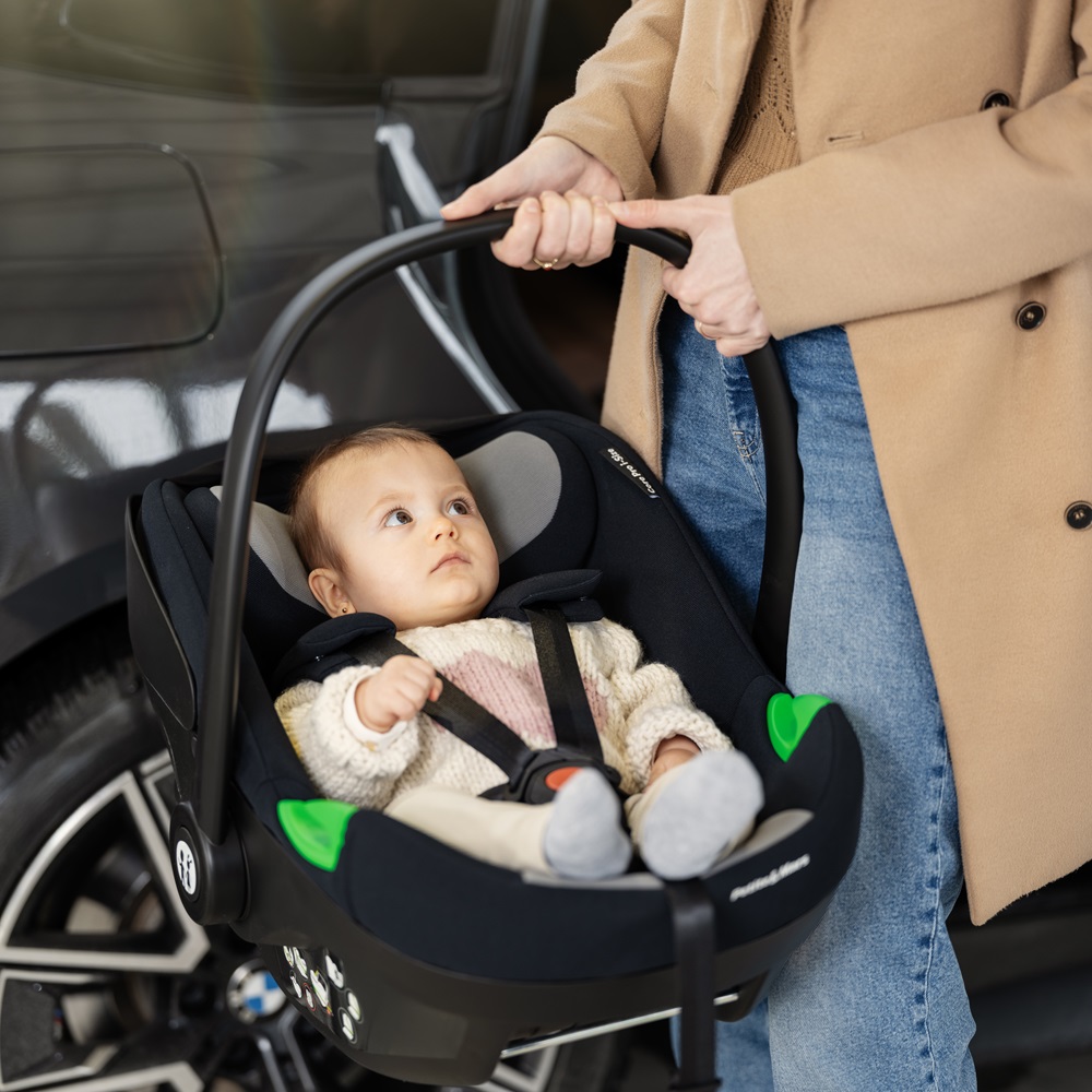 PETITE&amp;amp;amp;amp;amp;amp;amp;MARS Core Pro i-Size autósülés fekete szürke 40-87 cm (0-13 kg)