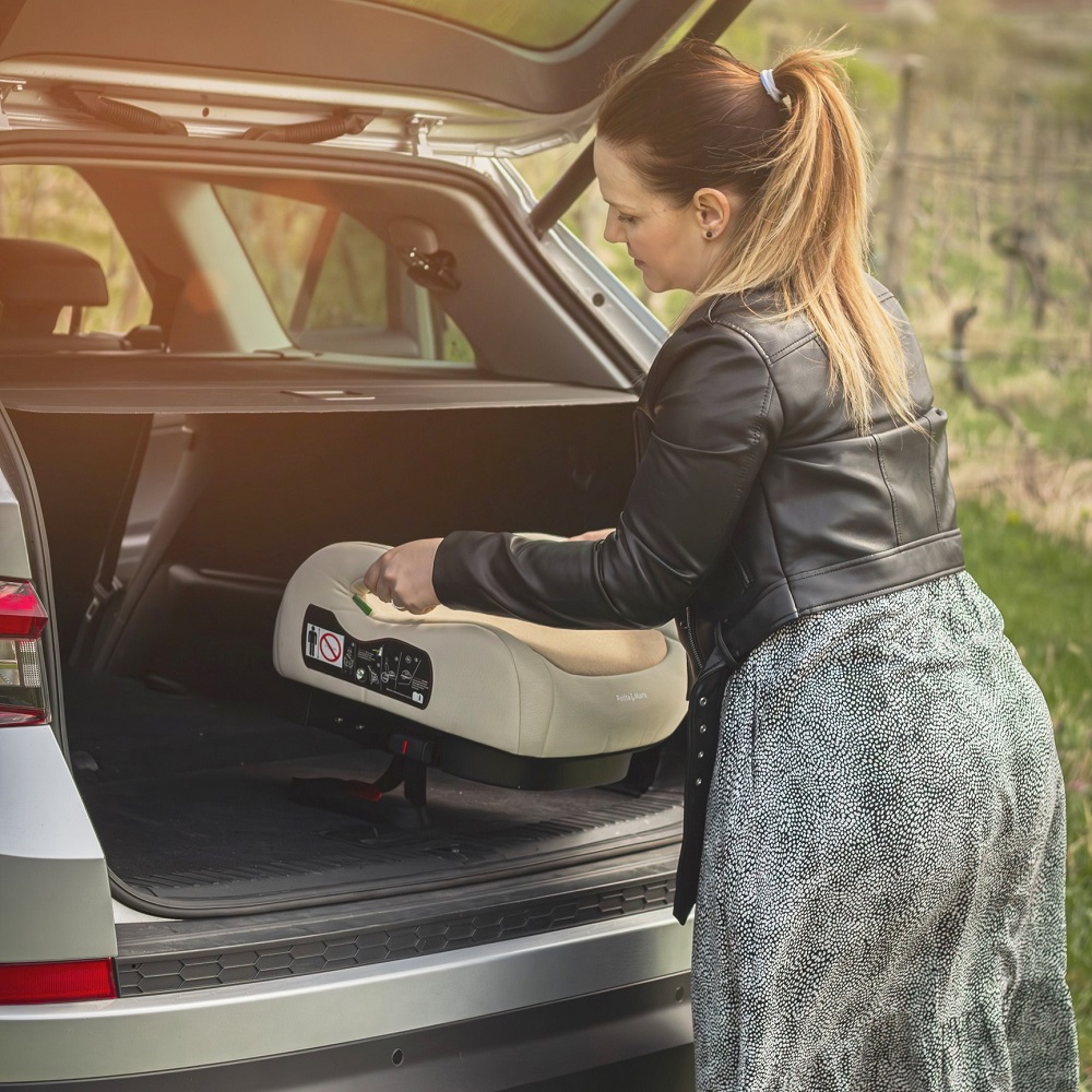 PETITE&amp;amp;amp;MARS Optimus Pro i-Size ülésmagasító Caramel Brown 125 - 150 cm (22-36 kg)