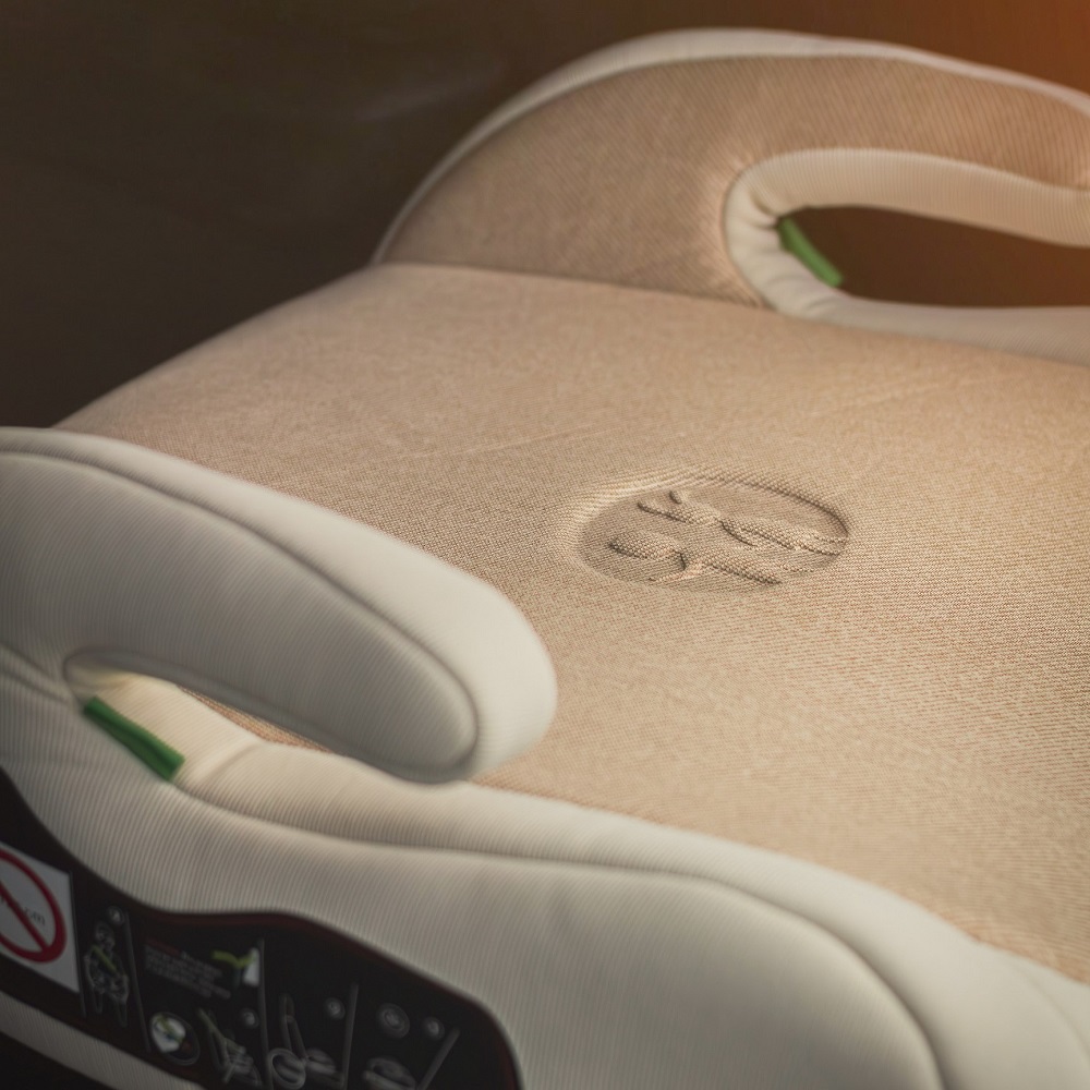 PETITE&amp;amp;amp;amp;MARS Optimus Pro i-Size ülésmagasító Caramel Brown 125 - 150 cm (22-36 kg)