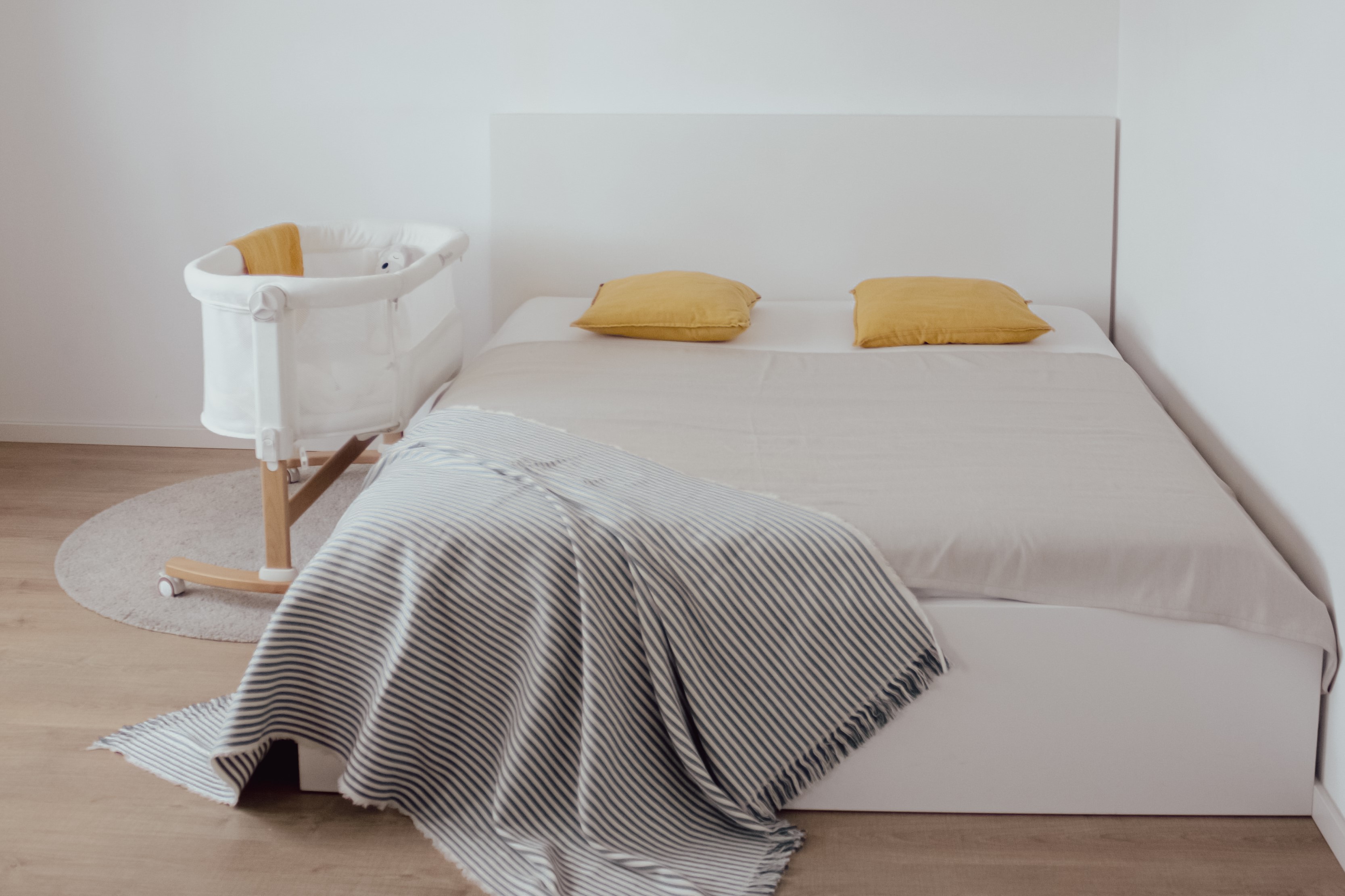 PETITE&amp;amp;amp;amp;amp;amp;amp;amp;amp;amp;amp;amp;amp;amp;amp;MARS Állítható gyerekágy ringató funkcióval Glory 2 az 1-ben Mocha Beige