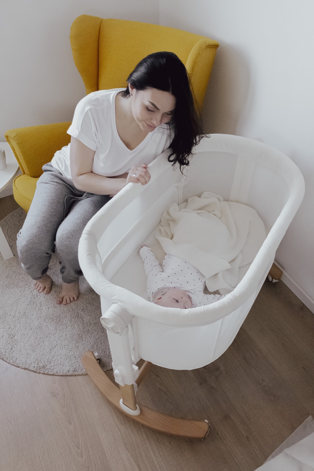 PETITE&amp;amp;MARS Állítható gyerekágy ringató funkcióval Glory 2 az 1-ben Mocha Beige