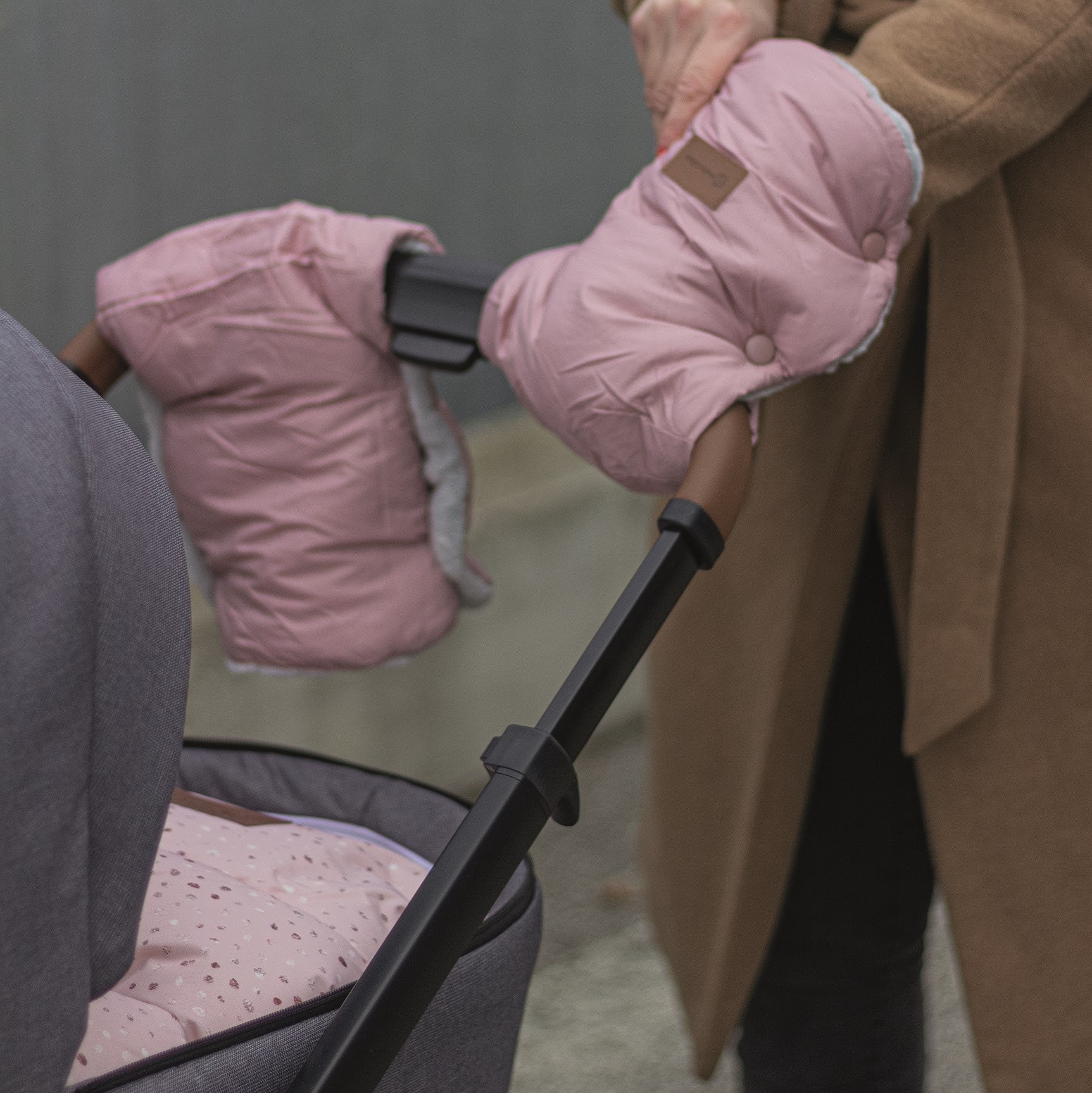 PETITE&amp;amp;amp;MARS Téli szett Jibot 3in1 bundazsák + kézmelegítő kesztyű babakocsira Jasie Dusty Pink