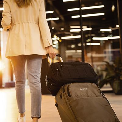 BABYONO Pelenkázó utazótáska 40x20x25 cm - fekete