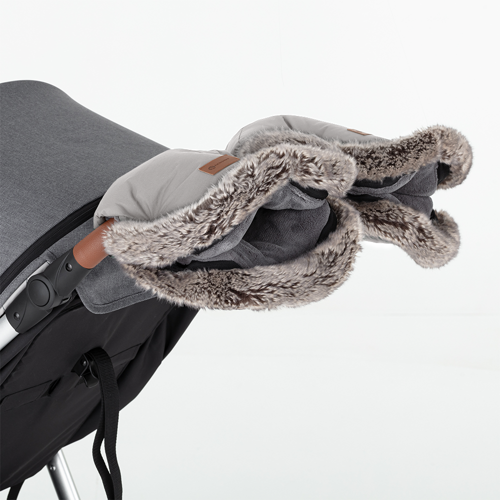 PETITE&amp;amp;MARS Téli szett Comfy 4in1 bundazsák + kézmelegítő kesztyű babakocsira Furry Champagne Shower