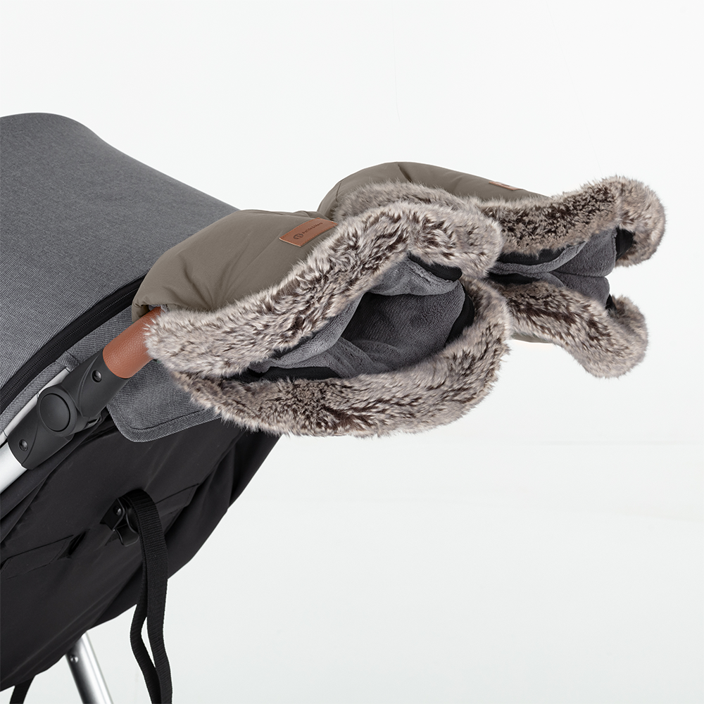 PETITE&amp;amp;amp;amp;amp;amp;amp;amp;amp;amp;amp;amp;amp;MARS Téli szett Comfy 4in1 bundazsák + kézmelegítő kesztyű babakocsira Furry Mocha Mousse