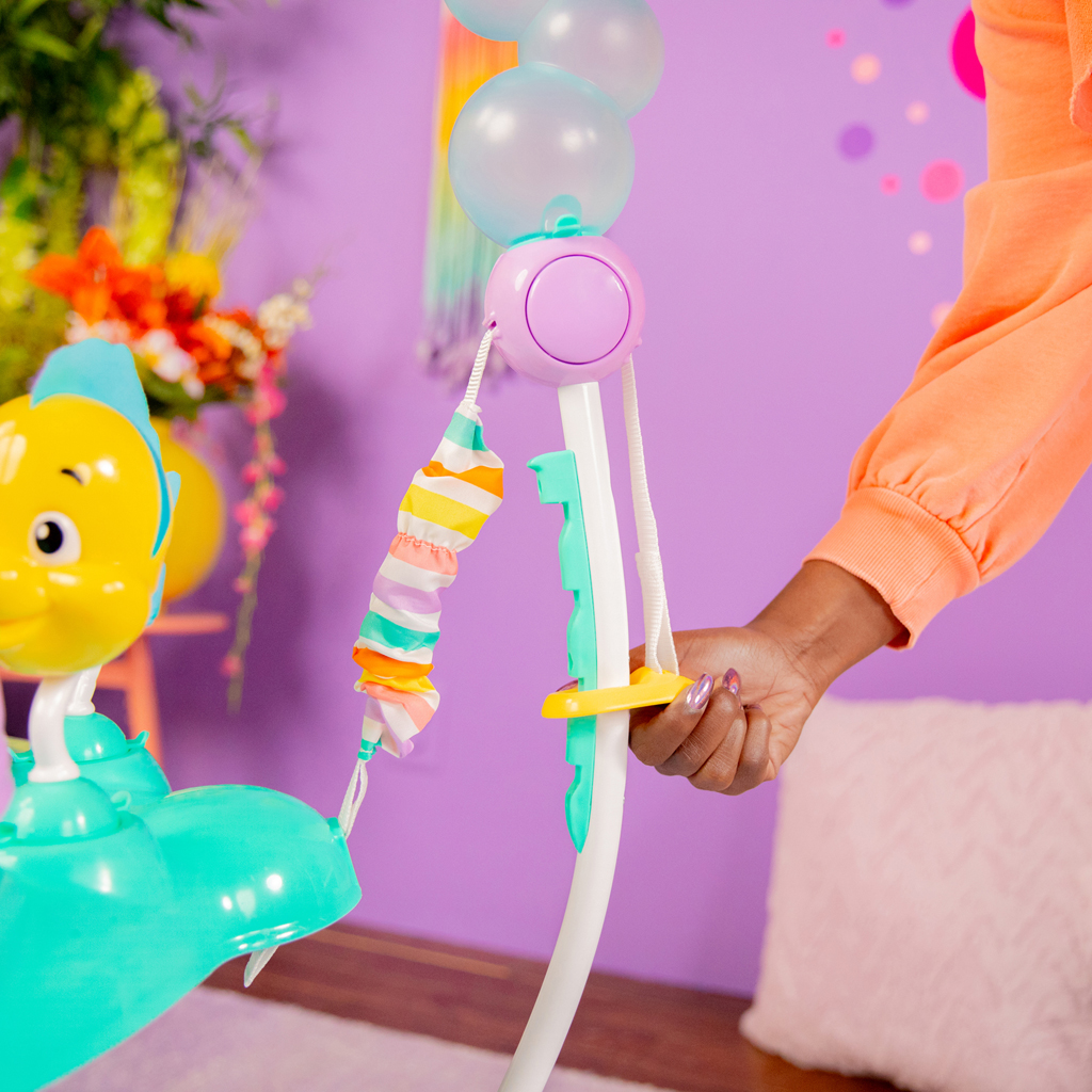 DISNEY BABY Ugráló A KIS HABLEÁNY Tevékenységek Tengere™