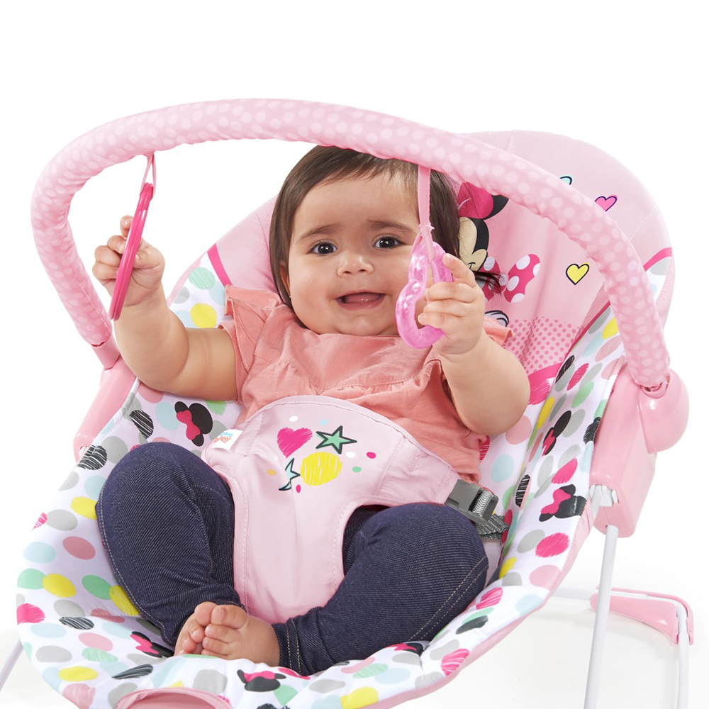 DISNEY BABY Vibráló pihés Minnie Mouse fekvőhely 0m+ -ig 9 kg