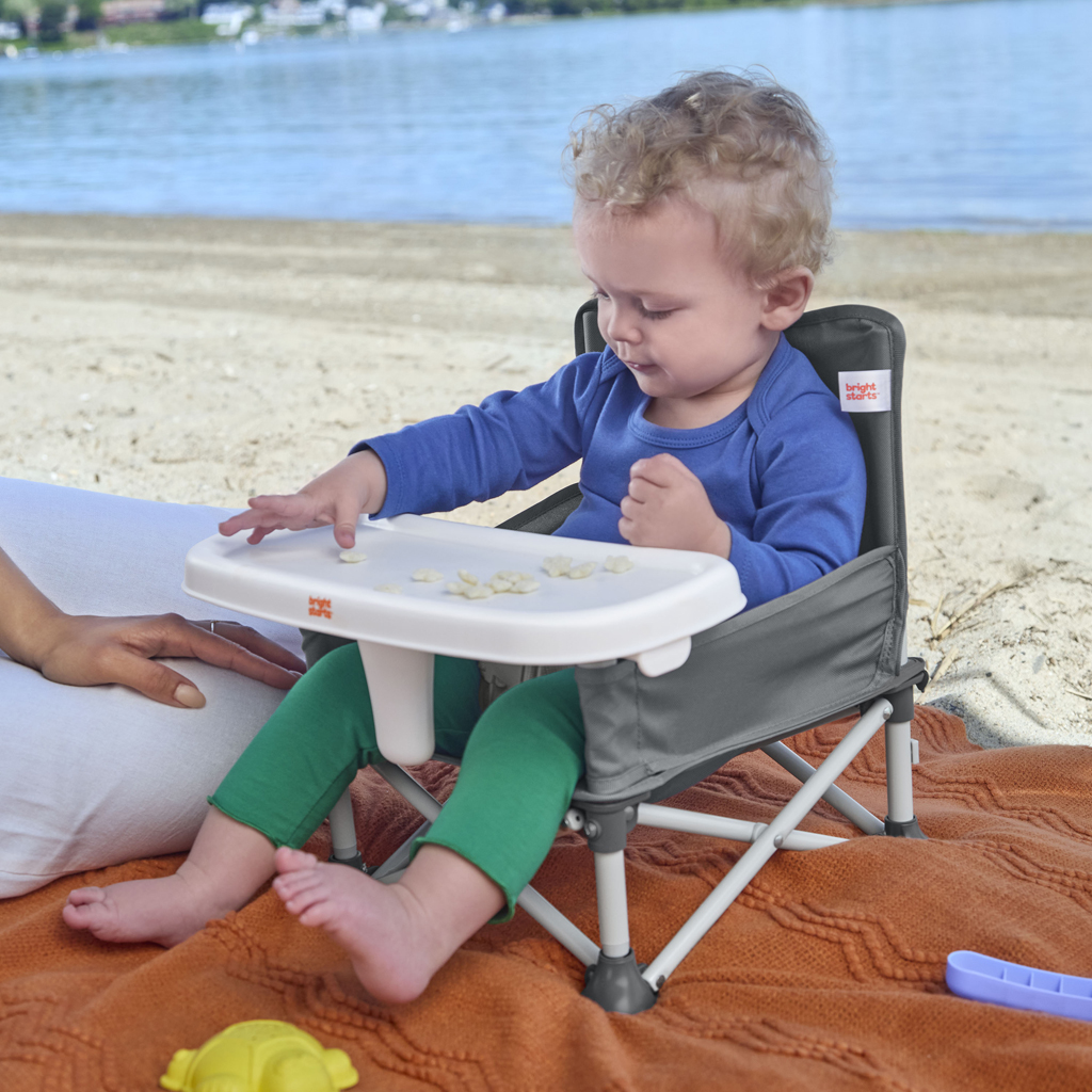 BRIGHT STARTS Pop &amp;amp;#039;N Sit™ hordozható etetőszék 6 hónapos kortól 15 kg-ig