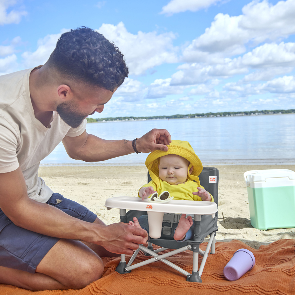 BRIGHT STARTS Pop &amp;amp;amp;#039;N Sit™ hordozható etetőszék 6 hónapos kortól 15 kg-ig